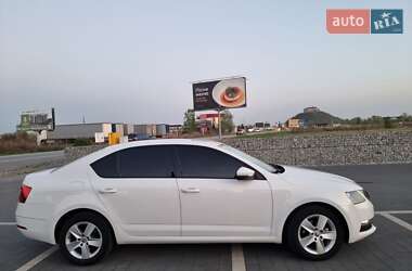 Ліфтбек Skoda Octavia 2018 в 