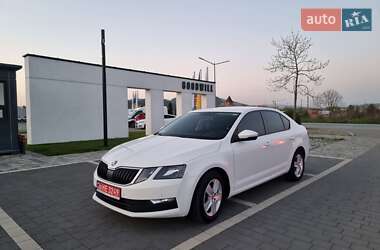 Ліфтбек Skoda Octavia 2018 в 
