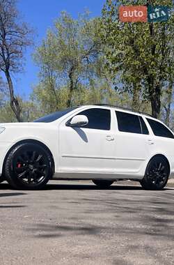 Универсал Skoda Octavia 2010 в 