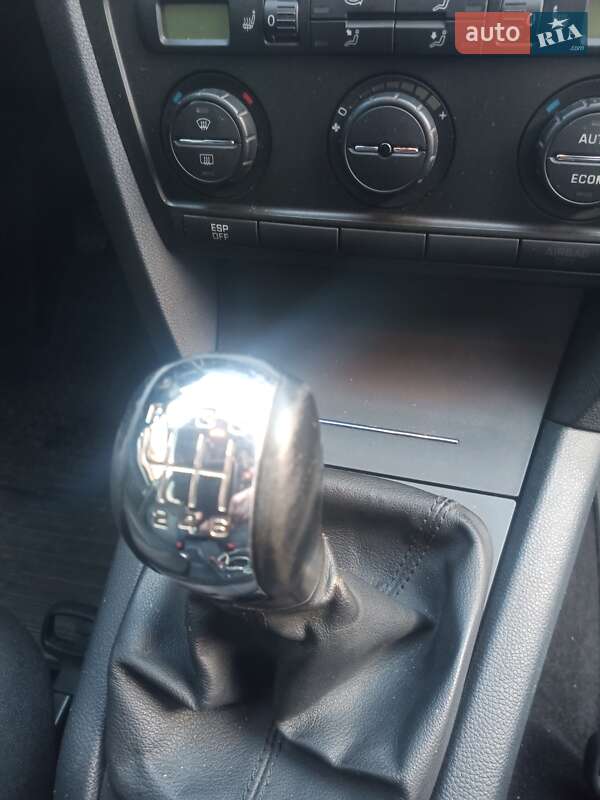 Універсал Skoda Octavia 2008 в Локачах