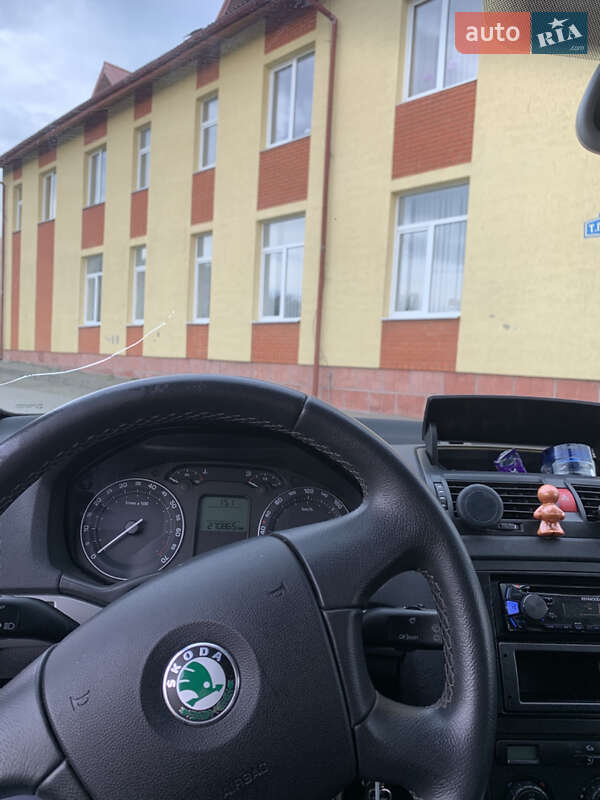 Лифтбек Skoda Octavia 2005 в Львове