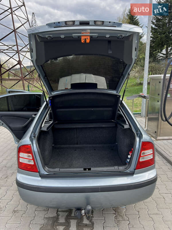 Лифтбек Skoda Octavia 2003 в Львове