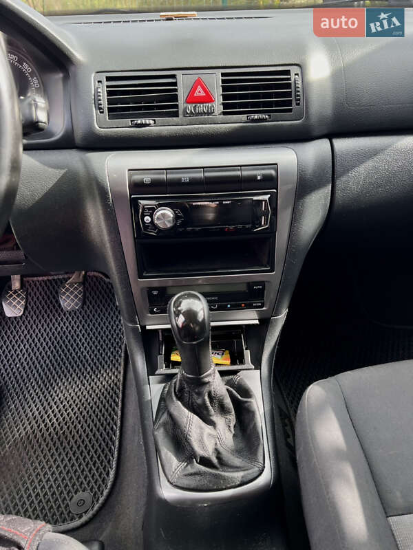 Лифтбек Skoda Octavia 2003 в Львове