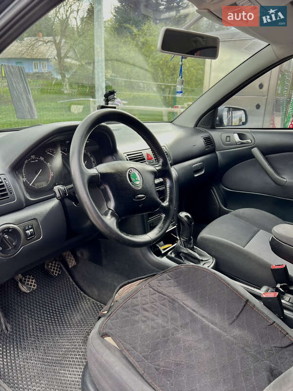 Лифтбек Skoda Octavia 2003 в Львове