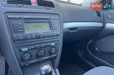 Лифтбек Skoda Octavia 2005 в 