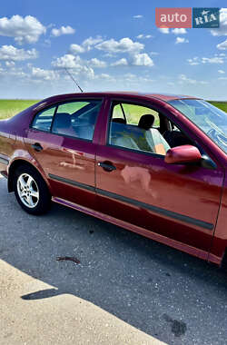 Ліфтбек Skoda Octavia 1999 в 