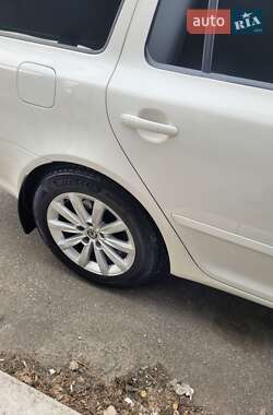 Универсал Skoda Octavia 2010 в 
