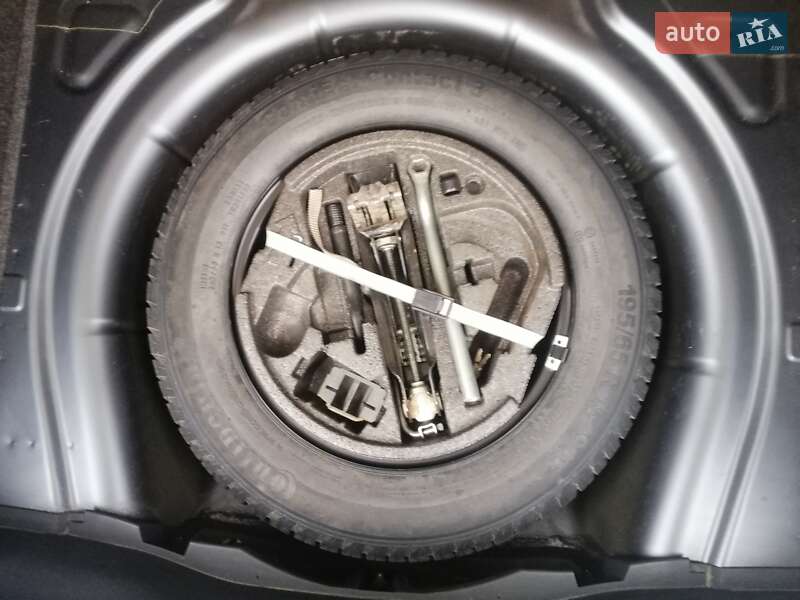 Универсал Skoda Octavia 2010 в Вараше