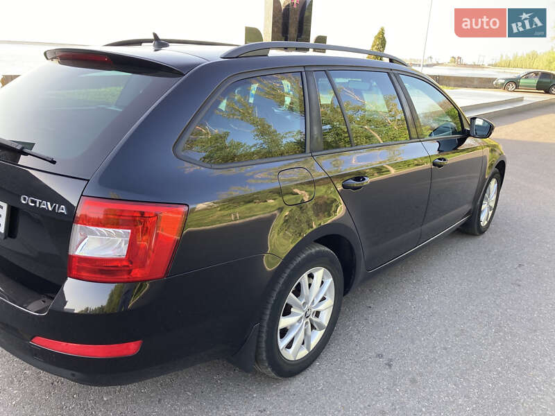 Универсал Skoda Octavia 2015 в Светловодске