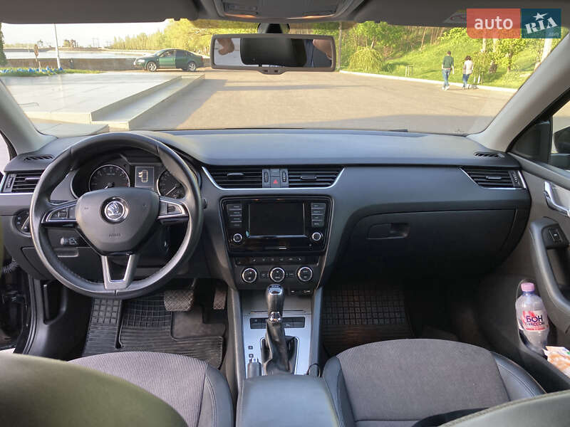 Универсал Skoda Octavia 2015 в Светловодске
