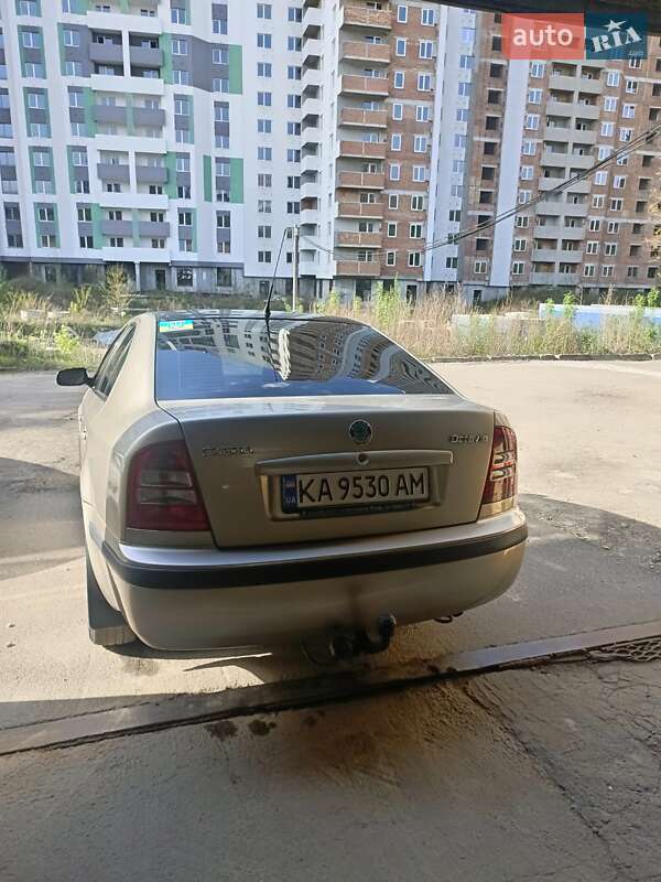 Лифтбек Skoda Octavia 2005 в Киеве