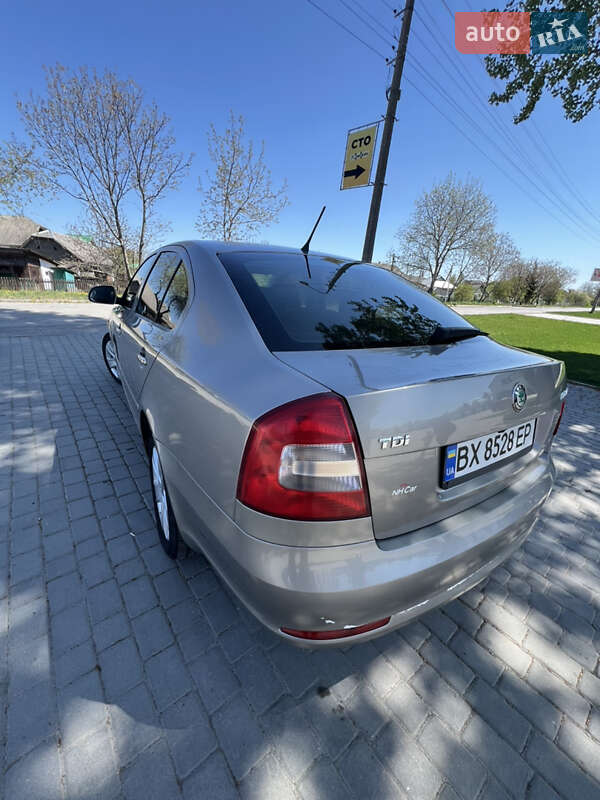 Лифтбек Skoda Octavia 2011 в Чемеровцах