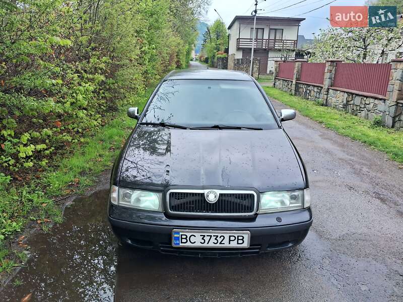 Лифтбек Skoda Octavia 1999 в 