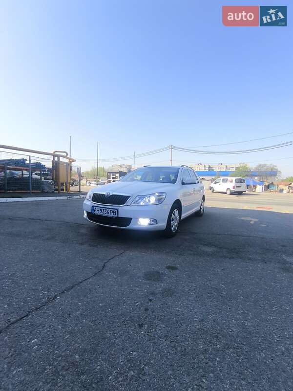 Универсал Skoda Octavia 2011 в 