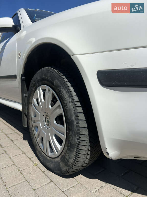 Лифтбек Skoda Octavia 2002 в Виннице