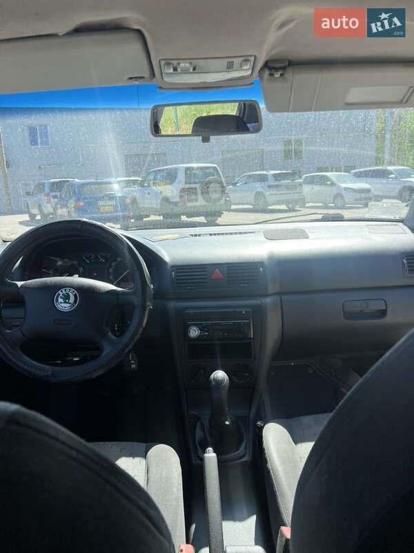 Лифтбек Skoda Octavia 2002 в Виннице