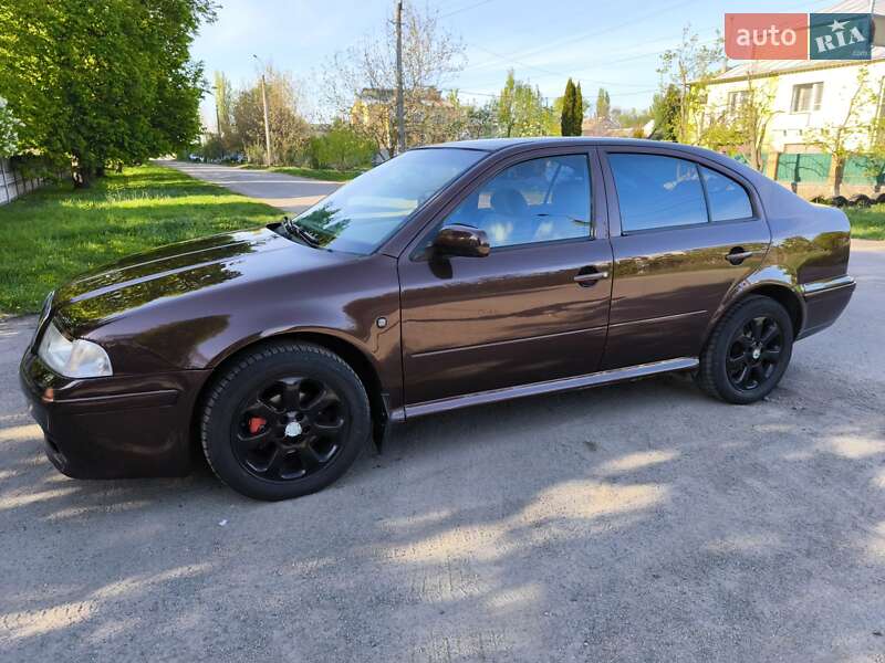 Ліфтбек Skoda Octavia 1998 в 