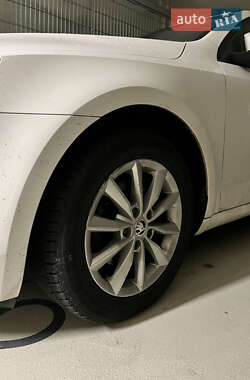Лифтбек Skoda Octavia 2013 в 