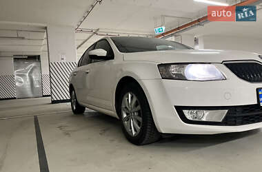 Лифтбек Skoda Octavia 2013 в 
