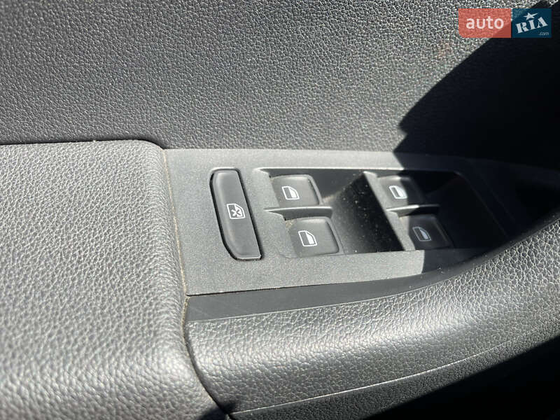 Универсал Skoda Octavia 2014 в Вишневом