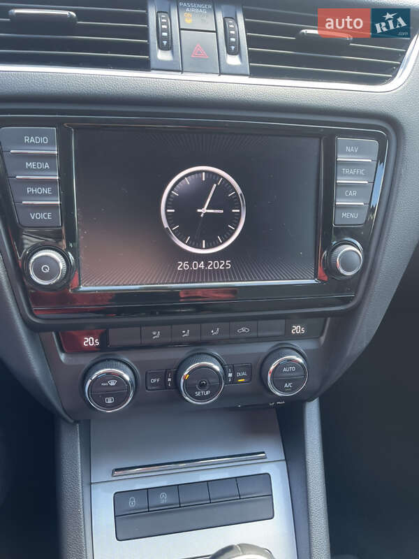 Универсал Skoda Octavia 2014 в Вишневом