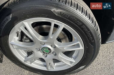 Лифтбек Skoda Octavia 2010 в 