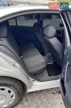 Лифтбек Skoda Octavia 2003 в 