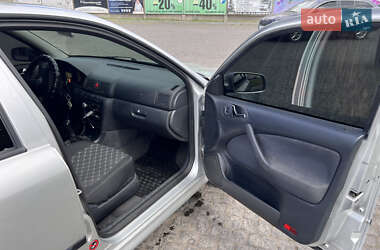 Лифтбек Skoda Octavia 2003 в 