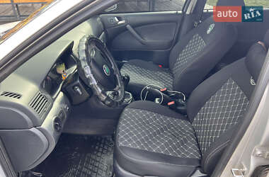 Лифтбек Skoda Octavia 2003 в 