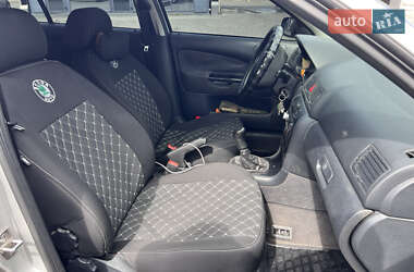 Лифтбек Skoda Octavia 2003 в 