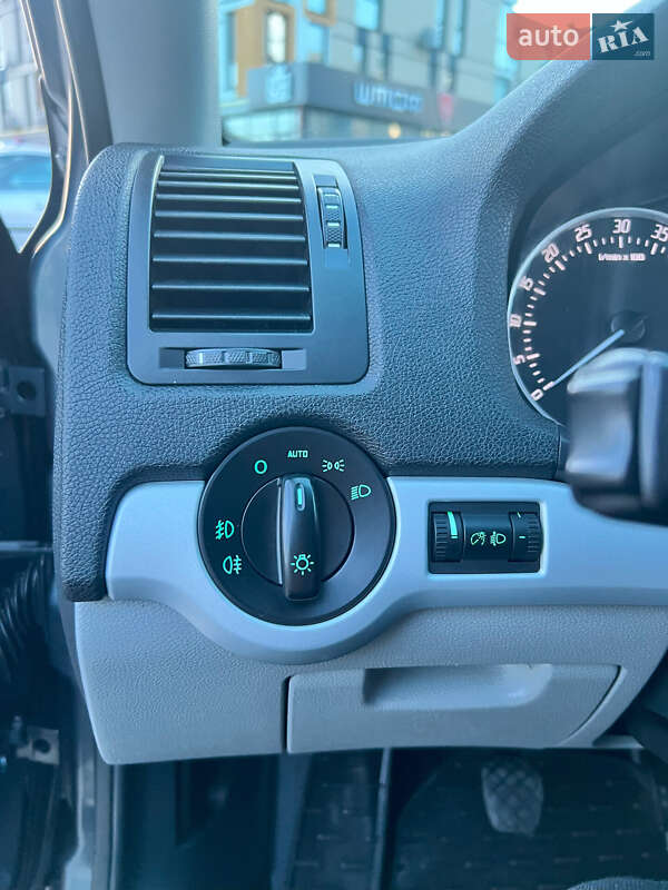 Универсал Skoda Octavia 2010 в Луцке