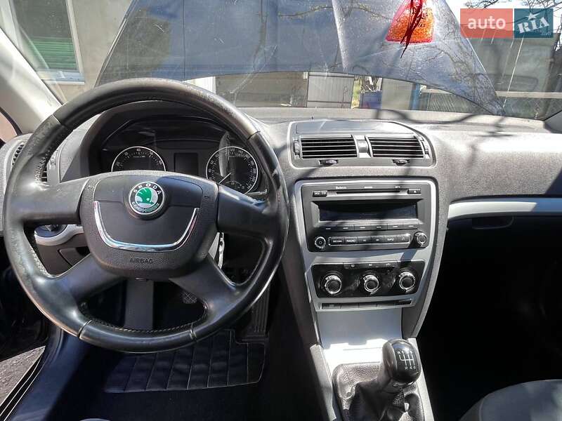Ліфтбек Skoda Octavia 2009 в Сараті