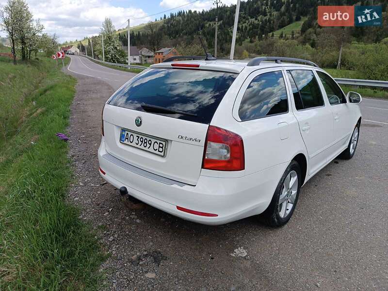 Универсал Skoda Octavia 2011 в Подобовце