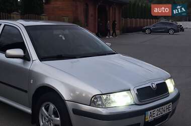 Лифтбек Skoda Octavia 2002 в 