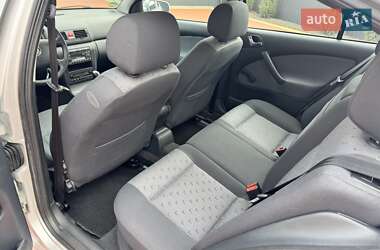 Лифтбек Skoda Octavia 2003 в 