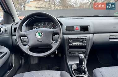 Лифтбек Skoda Octavia 2003 в 