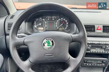 Лифтбек Skoda Octavia 2003 в 