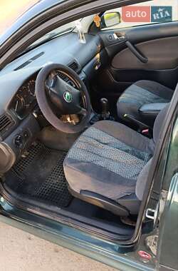 Ліфтбек Skoda Octavia 2001 в 