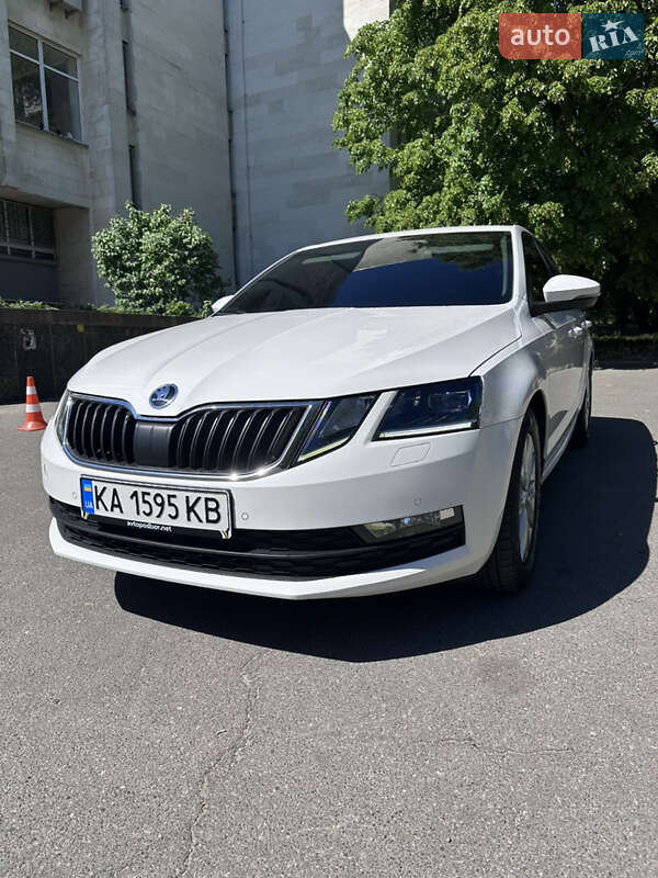 Ліфтбек Skoda Octavia 2017 в 