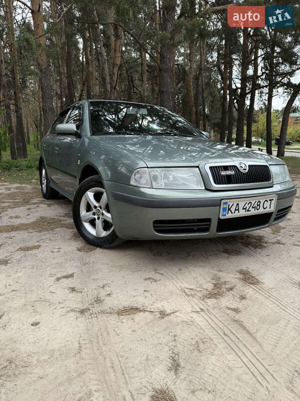 Лифтбек Skoda Octavia 2002 в 