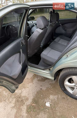 Лифтбек Skoda Octavia 2002 в 