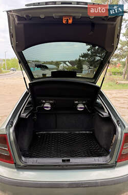 Лифтбек Skoda Octavia 2002 в 