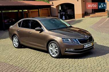 Ліфтбек Skoda Octavia 2019 в 