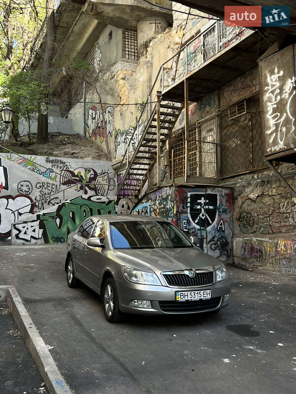 Лифтбек Skoda Octavia 2012 в 