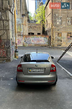 Лифтбек Skoda Octavia 2012 в 