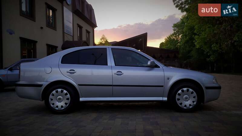 Лифтбек Skoda Octavia 2009 в 