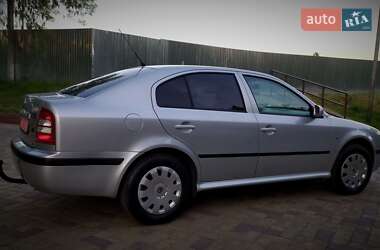 Лифтбек Skoda Octavia 2009 в 