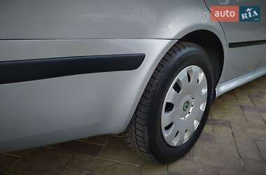 Лифтбек Skoda Octavia 2009 в 