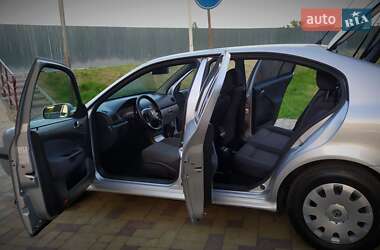Лифтбек Skoda Octavia 2009 в 
