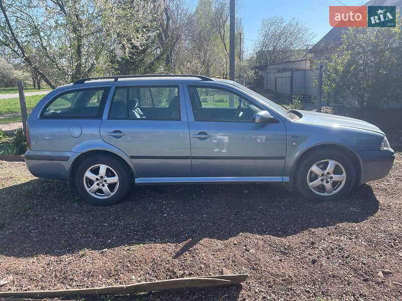 Универсал Skoda Octavia 2002 в Чернигове